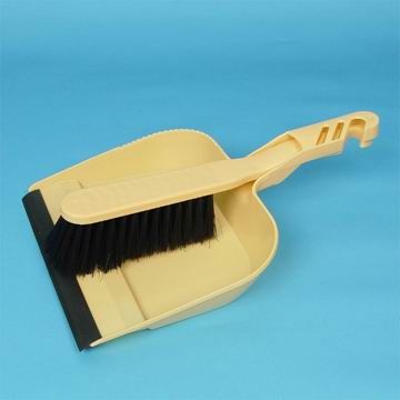 mini dustpan with brush
